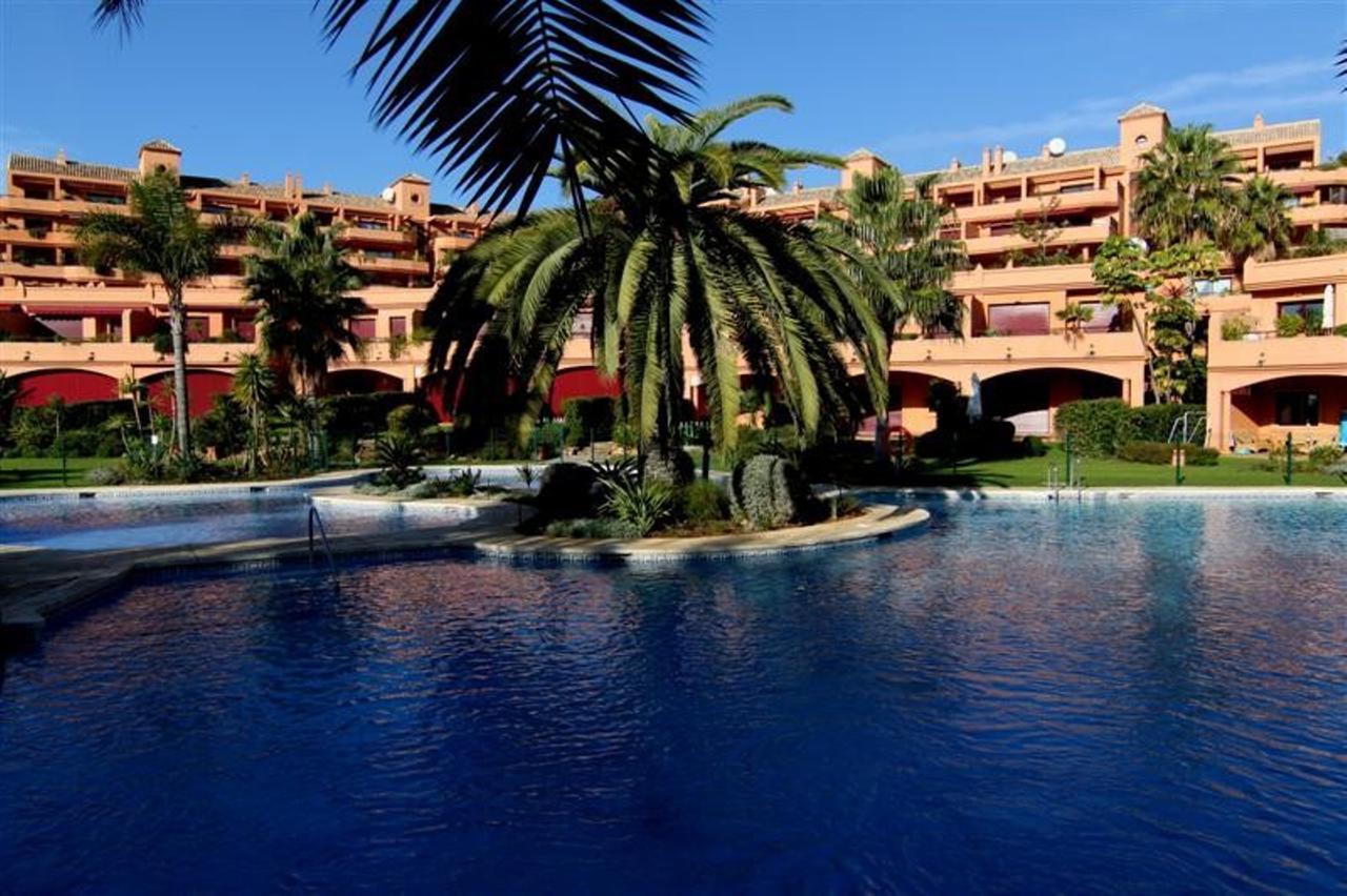 Estepona Marina Apartment Luaran gambar